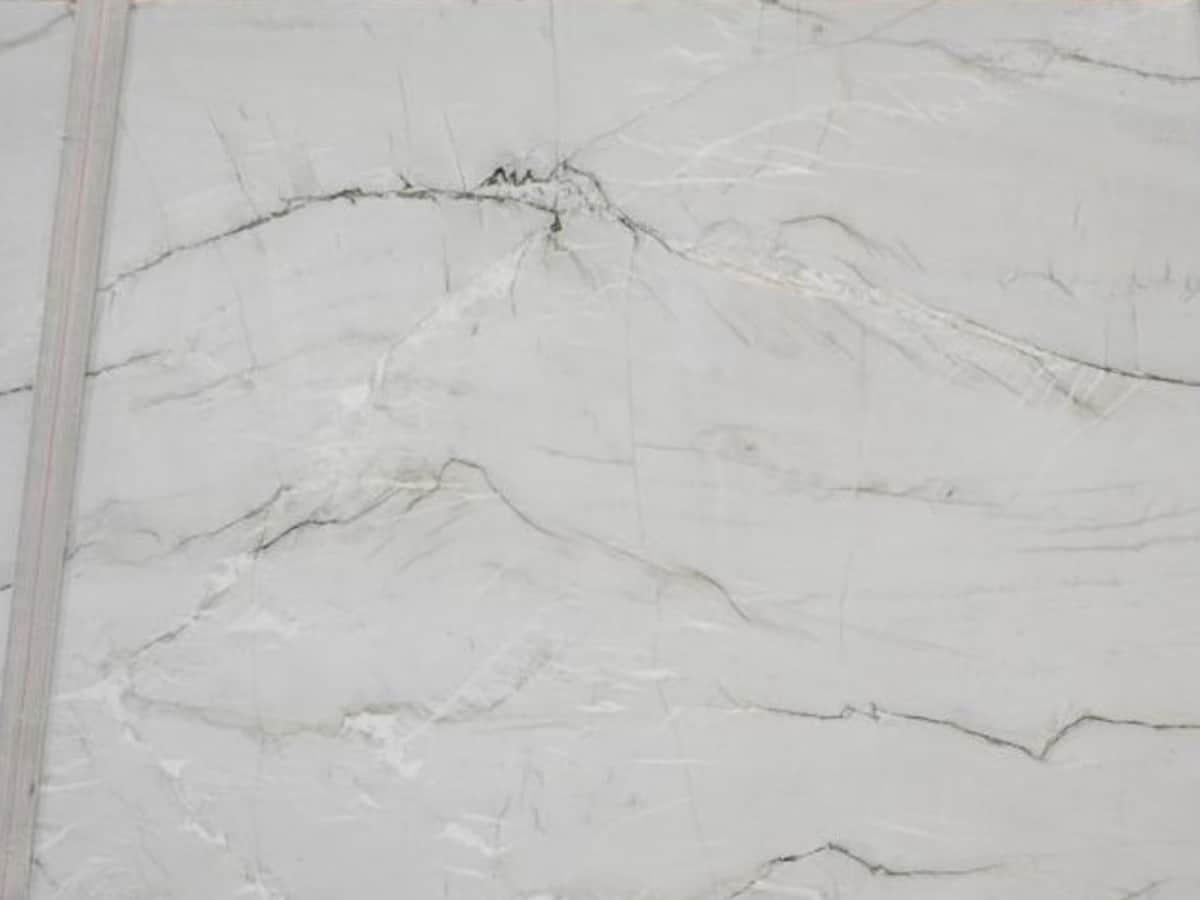 white Quartz slab